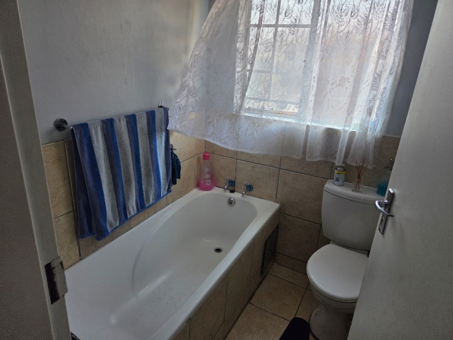1 Bedroom Property for Sale in Rustenburg Central North West